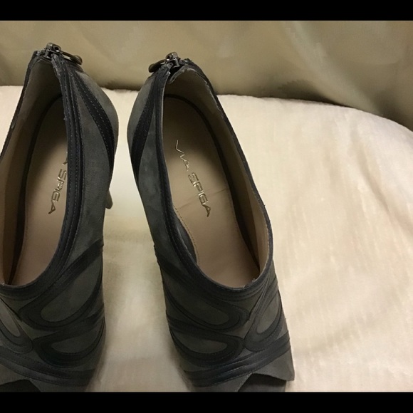 Via Spiga Ivie Ankle Booties - Picture 7 of 12